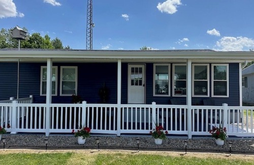 Northwest House | "Southern Shores Secret" with amazing lake access! Everything is new!