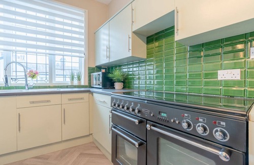 Southport House | Southport Rabbit Retreat - Sleeps 15