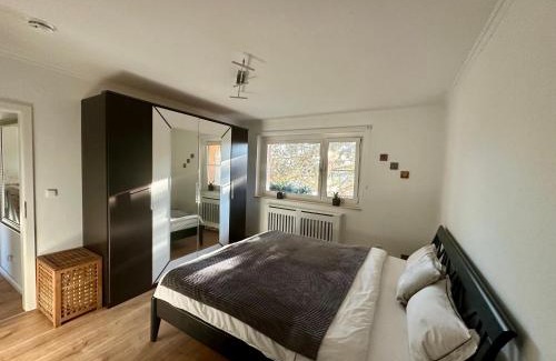 Gropiusstadt Apartment | SouthSide Berlin - Küche, Parkplatz, Balkon