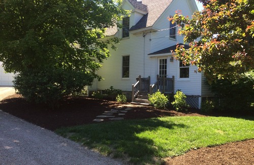 Manset House | Southwest Harbor Cottage steps away the Ocean and Acadia National Park