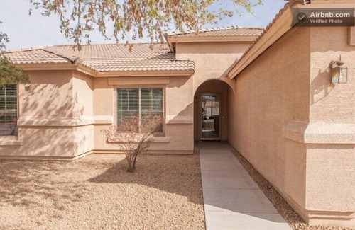 Castlegate House | Southwestern Style Desert Oasis