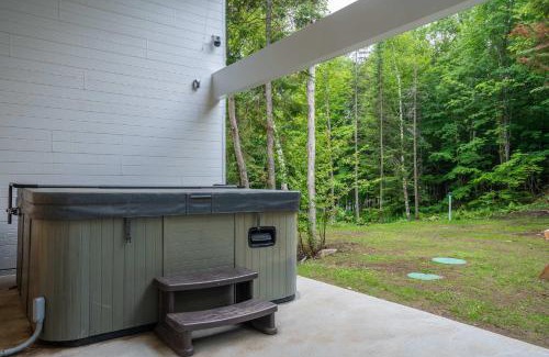 Saint Donat Ski Chalet | Spa Babyfoot Total comfort - Le Chouette Chalet