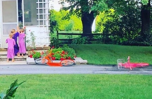 Bird In Hand Cottage | Spa Cottage in Tranquil Amish Country, Jetted Tub, Outdoor Patio