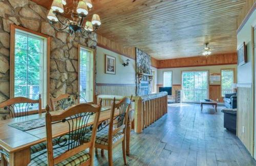 Saint-Faustin-Lac-Carre Ski Chalet | Spa & Lakefront - Chalet Huard
