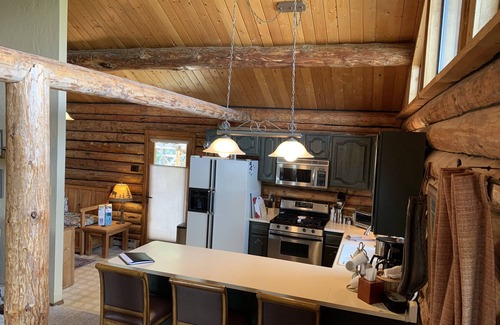 Snowline House | Spa style log cabin retreat on Sandia Mountain