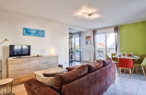 Merville-Franceville-Plage Apartment | Spacious apartment 70m², pool, parking, near beach and shops