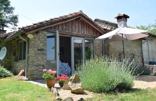 Saint-Pardoux-la-Riviere Cottage | Spacious Cottage With Lovely Views And Garden/woodland, Privately Situated