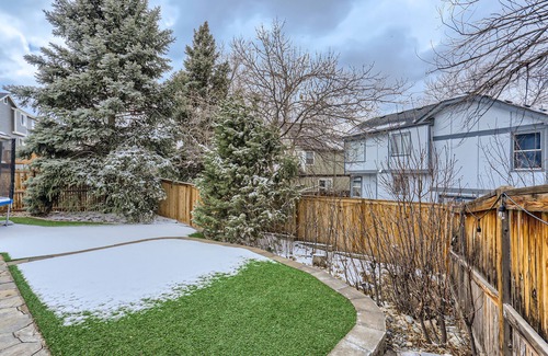 The Meadows House | Spacious 1-bedroom basement apartment with WiFi, AC in fabulous Castle Rock