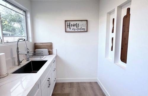 Granada Hills South House | Spacious 1-bedroom private Oasis, In beautiful Granada Hills.
