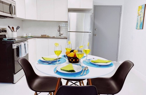 Coconut Grove Apartment | Spacious 1-Bedroom w/Parking in Coconut Grove
