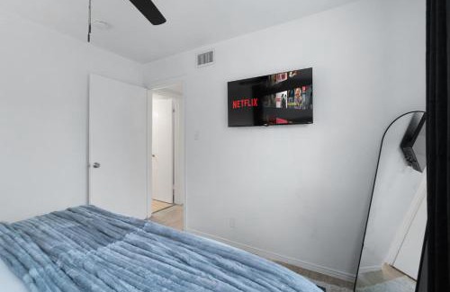 West Campus Apartment | Spacious 1 Br Apt Next 2 Dwntown