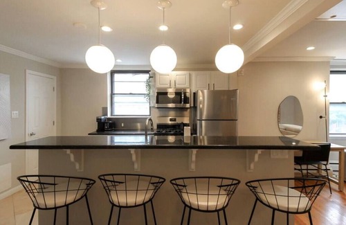 Center City Apartment | Spacious 1BDR With Private Entrance Heart of City