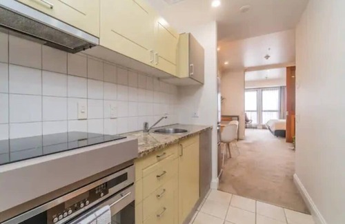 Auckland Central Business District Apartment | Spacious 1BR Apt Parking+Gym+Pool Zodiak Stays