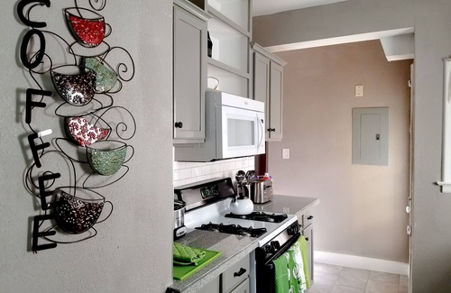 Jefferson Apartment | Spacious (2/1, 1100 sqf) - 5 -15 minutes to Airport, Downtown, SeaWorld, etc.