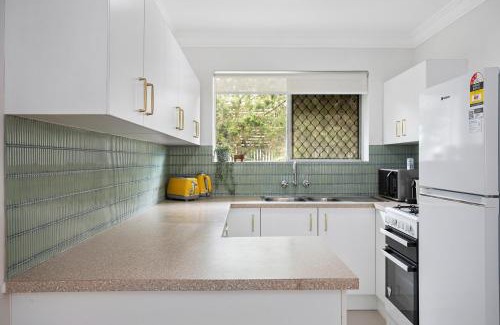 Kelvin Grove Apartment | Spacious 2-Bed Apartment Near City Centre