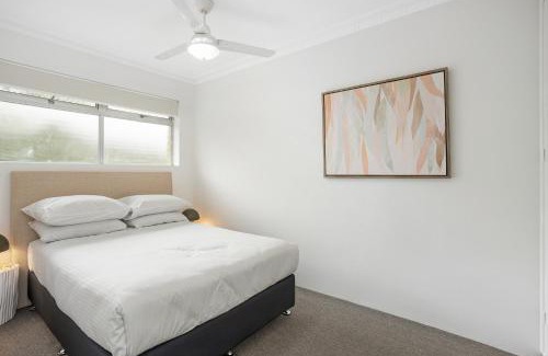 Kelvin Grove Apartment | Spacious 2-Bed Apartment Near City Centre