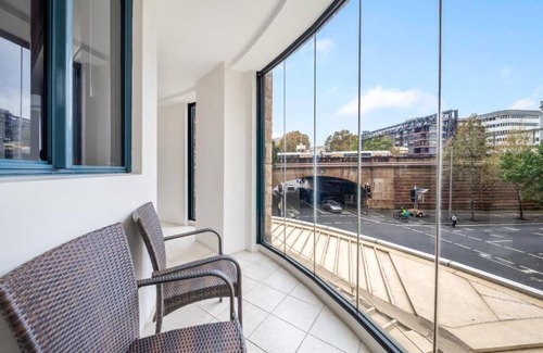 Chinatown Apartment | Spacious 2 Bedroom Apartment @ Castlereagh Street, Sydney CBD