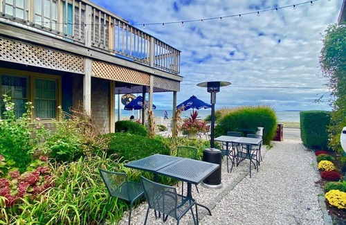 Falmouth Heights Apartment | Spacious 2-Bedroom King Suite - Comfort & Style | Sleeps 5