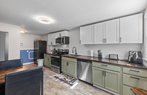 Ludlow House | Spacious 2 bedroom!