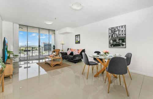 Mascot Apartment | Spacious 2 beds Apt near Airport