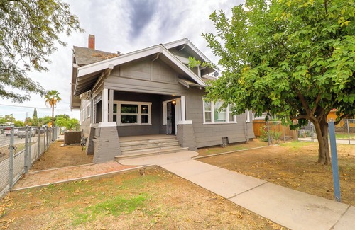 Roosevelt Apartment | Spacious 2 BR/2 BA downstairs apartment- Perfect for Families or Groups.