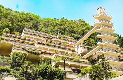 Cannobio Apartment | Spacious 2-room apartment with sun balcony and panoramic lake view