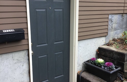 Seattle Apartment | Spacious 2Bdrm walkable to UW, Shopping and More