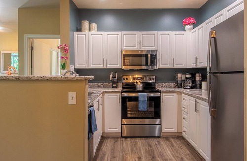 Belltown Apartment | Spacious 2BR 2BA in Heart of Seattle! +Pool/Pkg