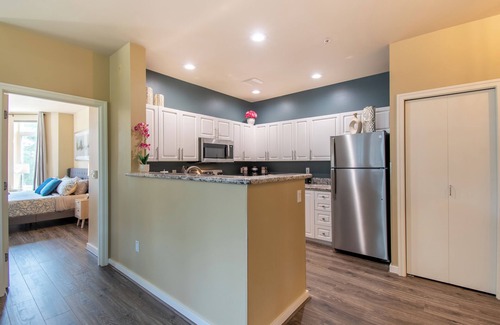 Belltown Apartment | Spacious 2BR 2BA in Heart of Seattle! +Pool/Pkg