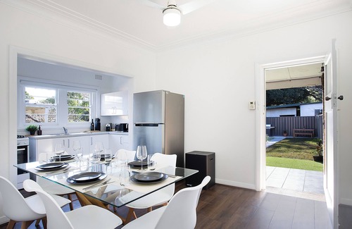 Glebe House | Spacious 2BR Retreat w/Garden, BBQ & Free Parking