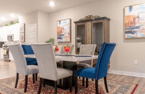 Carmel House | Spacious 3 Bed 2.5 bath Townhome with Pool Access!!
