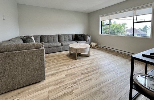 Prince Rupert House | Spacious 3 bedroom/2 baths s/s duplex, newly renovated, new furniture! π ππβοΈ