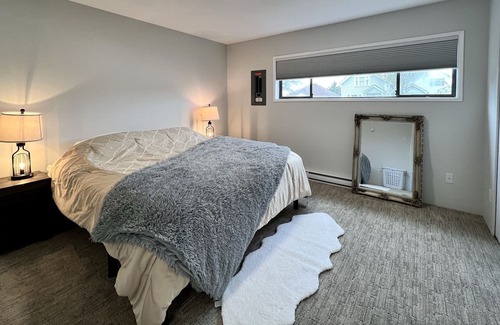 Prince Rupert House | Spacious 3 bedroom/2 baths s/s duplex, newly renovated, new furniture! π ππβοΈ