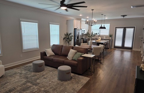 Normal House | Spacious 3-bedroom townhome just minutes from downtown Hsv, Redstone Arsenal.