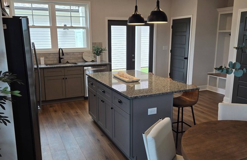 Normal House | Spacious 3-bedroom townhome just minutes from downtown Hsv, Redstone Arsenal.