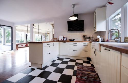 Piaseczno Villa | Spacious 3 Bedroom Family Oasis with Sauna, 20 min from Warsaw