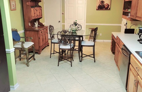 Savannah House | Spacious 3-bedroom Haven in fabulous Savannah