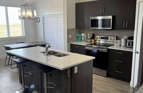 Regina House | Spacious 3 bedroom house with front attached garage