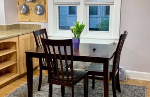 Madison House | Spacious 3-bedroom house WiFi near Camp Randall in Madison