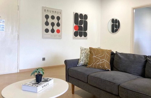 Imbi Apartment | Spacious 3-bedroom apartment with AC and WiFi in vibrant Kuala Lumpur