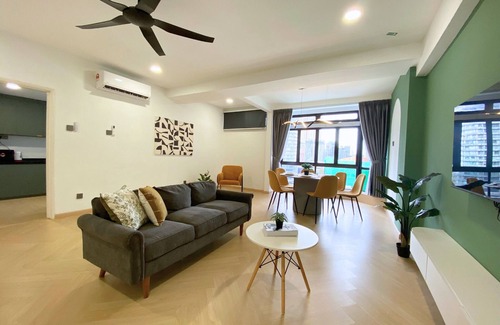 Imbi Apartment | Spacious 3-bedroom apartment with AC and WiFi in vibrant Kuala Lumpur