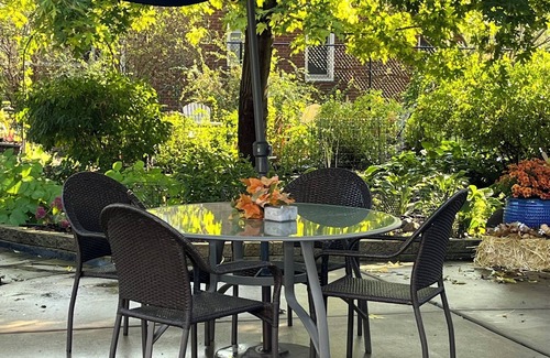 St. Anthony House | Spacious 3-bedroom house in peaceful neighborhood - WiFi, AC, full kitchen