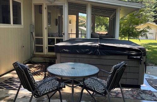 Sioux Center House | Spacious 3 Bedroom Home in a Quiet Neighborhood Near the University