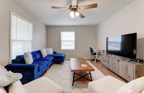 Waukesha Apartment | Spacious 3-BR with aesthetic living room & fully equipped kitchen in Waukesha