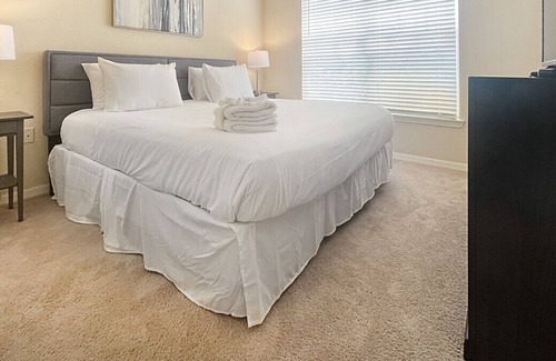 Seffner Community Alliance Apartment | Spacious 3 BR with Bonus Den, Gated Community