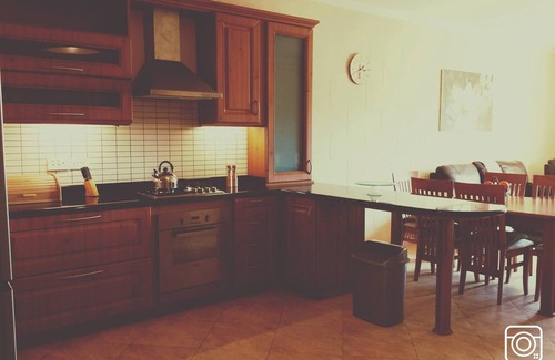 Marsalforn Apartment | SPACIOUS 3 MIN from beach. 1 bedroom Apartment.