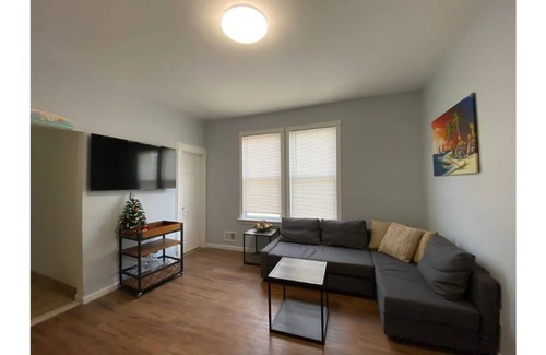 Long Branch House | Spacious 3bd 2bth Apt 2 blocks to beach! Large Yard