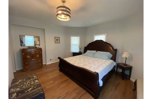 Long Branch House | Spacious 3bd 2bth Apt 2 blocks to beach! Large Yard