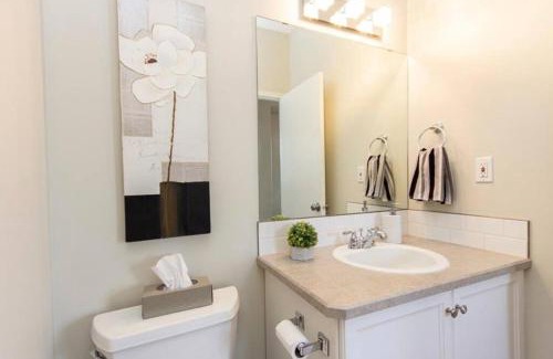 Red Deer House | Spacious 3bedrm for family or business travellers