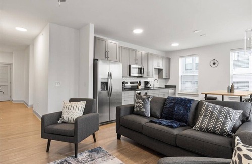 East Walnut HIlls Apartment | Spacious 3BR/3BA Suites Near Downtown Cincinnati